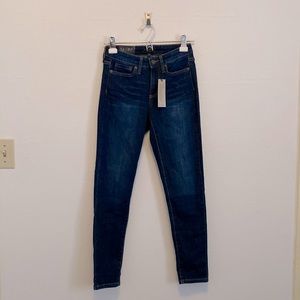 NWT Banana Republic Factory Curvy Skinny Jeans